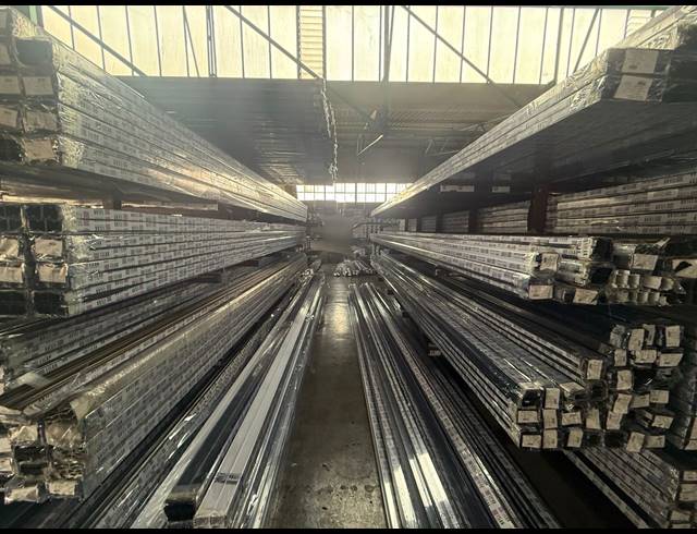 2,400M² WAREHOUSE TO LET IN ALRODE